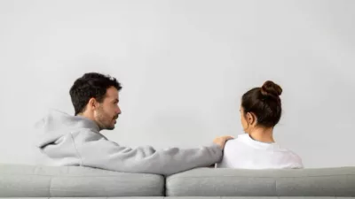 Ini Bedanya Orang Tenang dengan Orang yang Menahan Diri