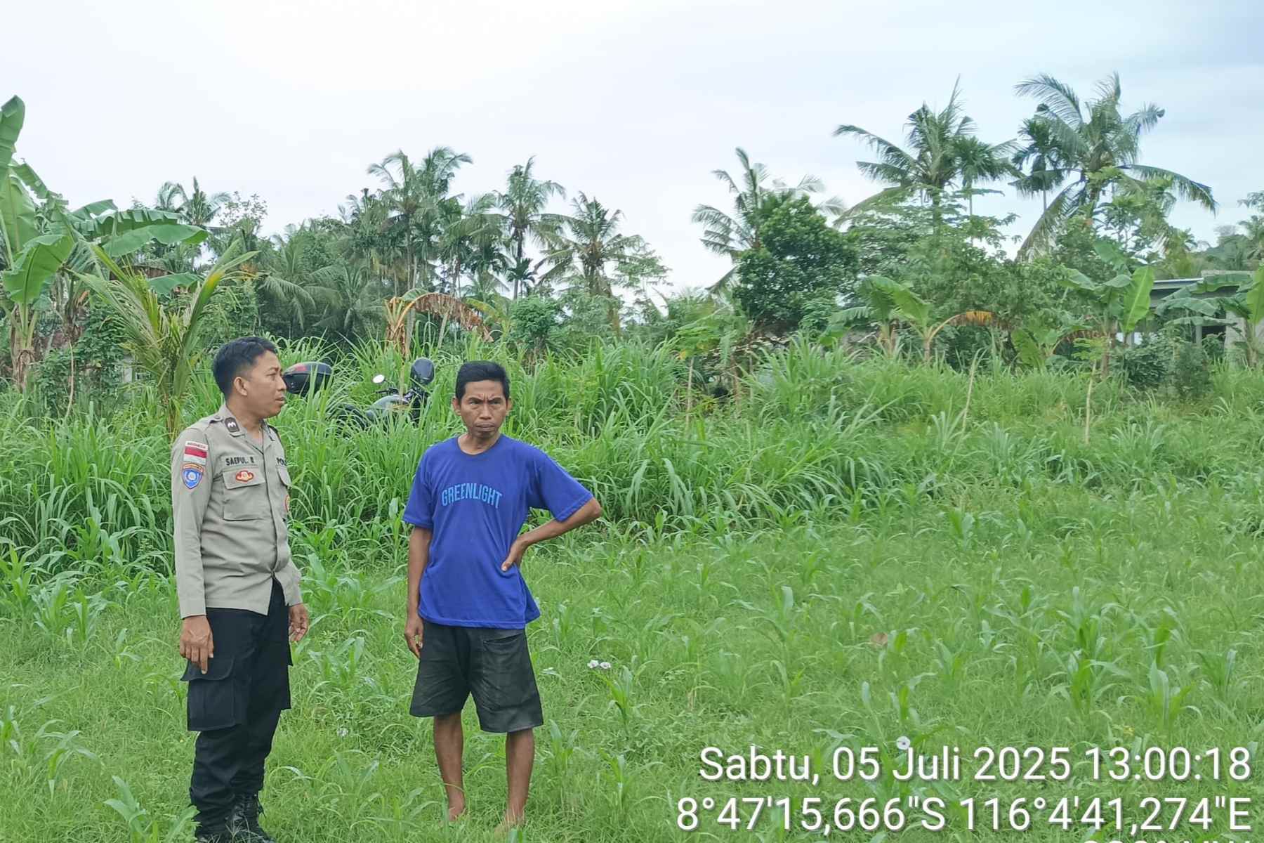 Bhabinkamtibmas Cendi Manik Dorong Ketahanan Pangan Lewat Kunjungan ke Petani