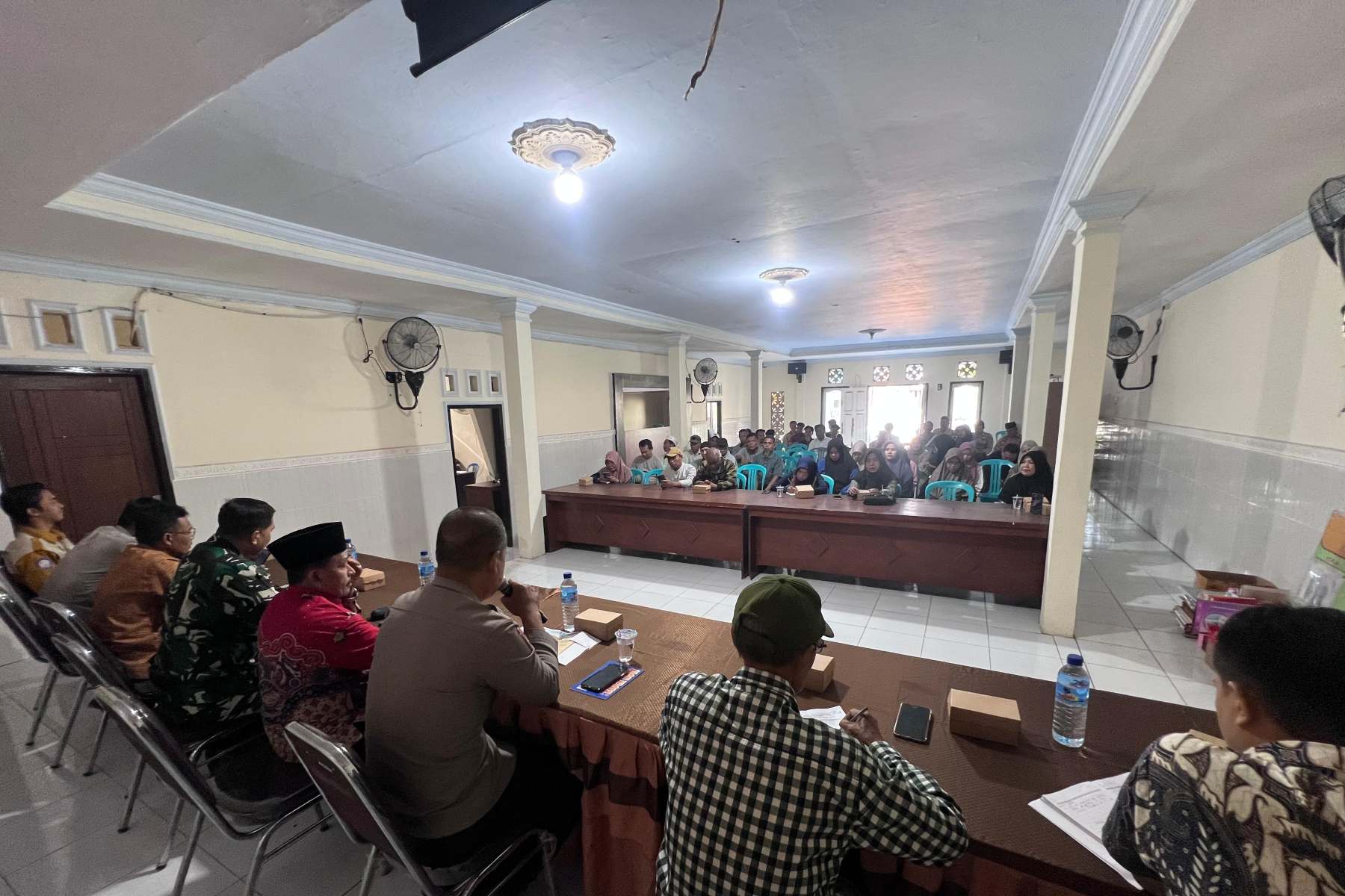 Desa Rumak Bergerak Lawan TPPO, Polsek Kediri Gelar Edukasi Warga