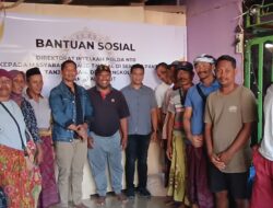 Peduli Sosial, Polda NTB Berikan Bantuan Sosial Kepada Masyarakat Pantai Tanjung Aan.