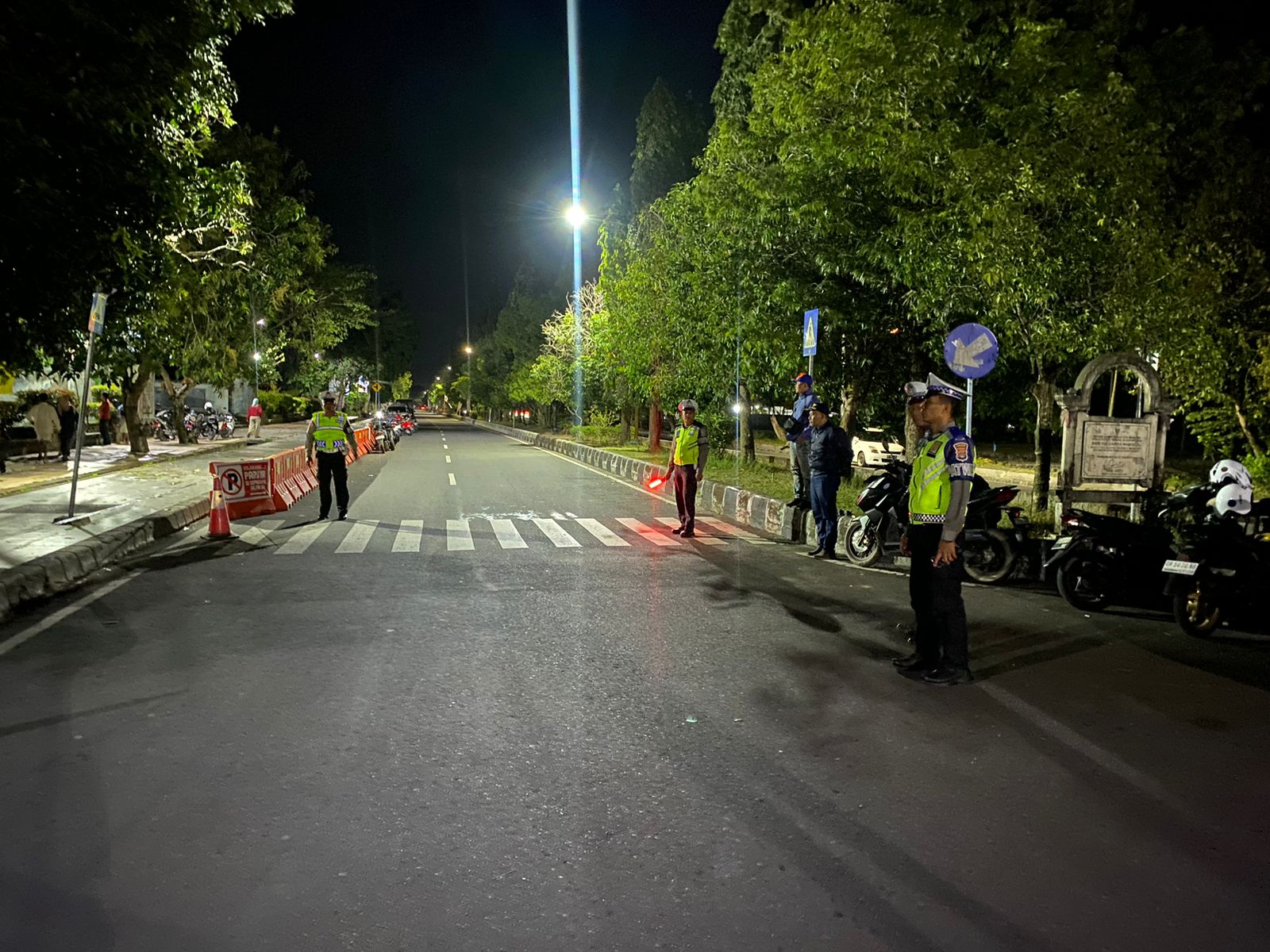 Patroli Malam Satlantas Polres Lombok Barat Jaga Ketertiban Lalu Lintas dan Cegah Balap Liar
