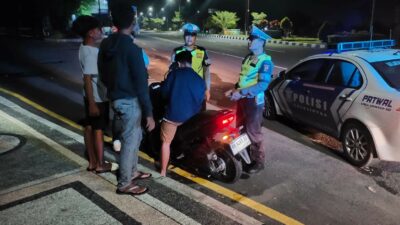 Patroli Malam di Bypass BIL, Satlantas Lombok Barat Cegah Balap Liar dan Kejahatan