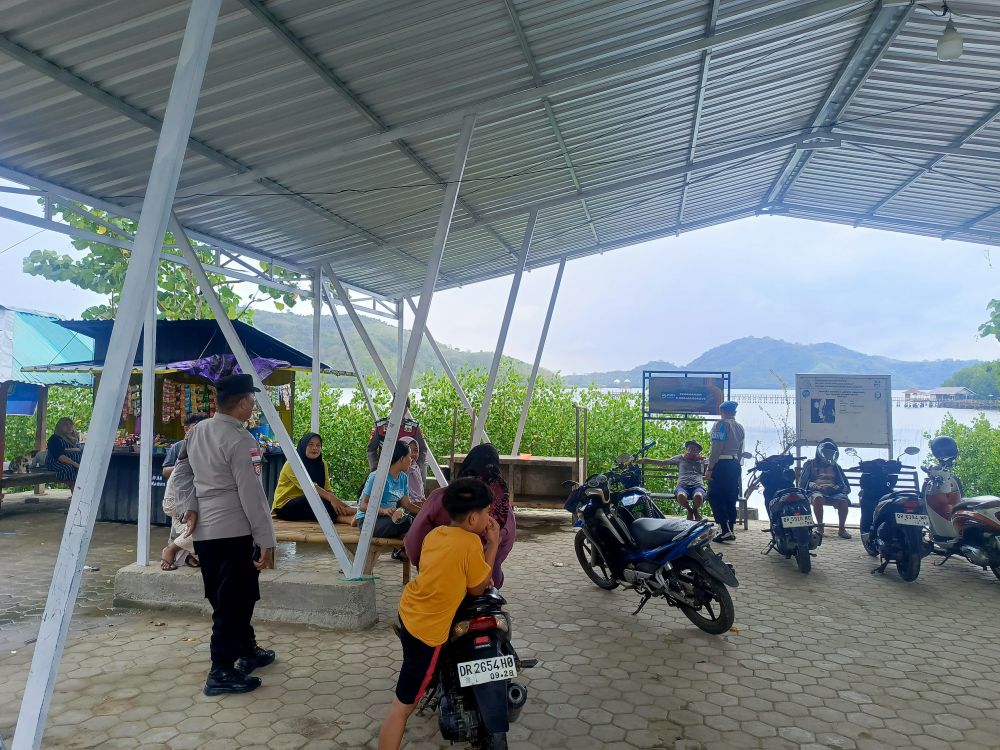 Patroli Rutin Polsek Sekotong: Cegah Kriminalitas di Kawasan Wisata Lombok Barat