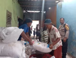 Aipda Sudarman Aktif Kawal Distribusi Pupuk di Desa Merembu