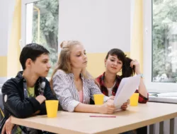 Gen Z Banyak yang Dipecat Gara-Gara Blak-Blakan?