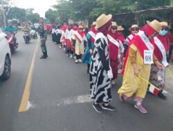 Tawa, Peluh, dan Kebersamaan Warga di Pawai HUT RI Ke-80