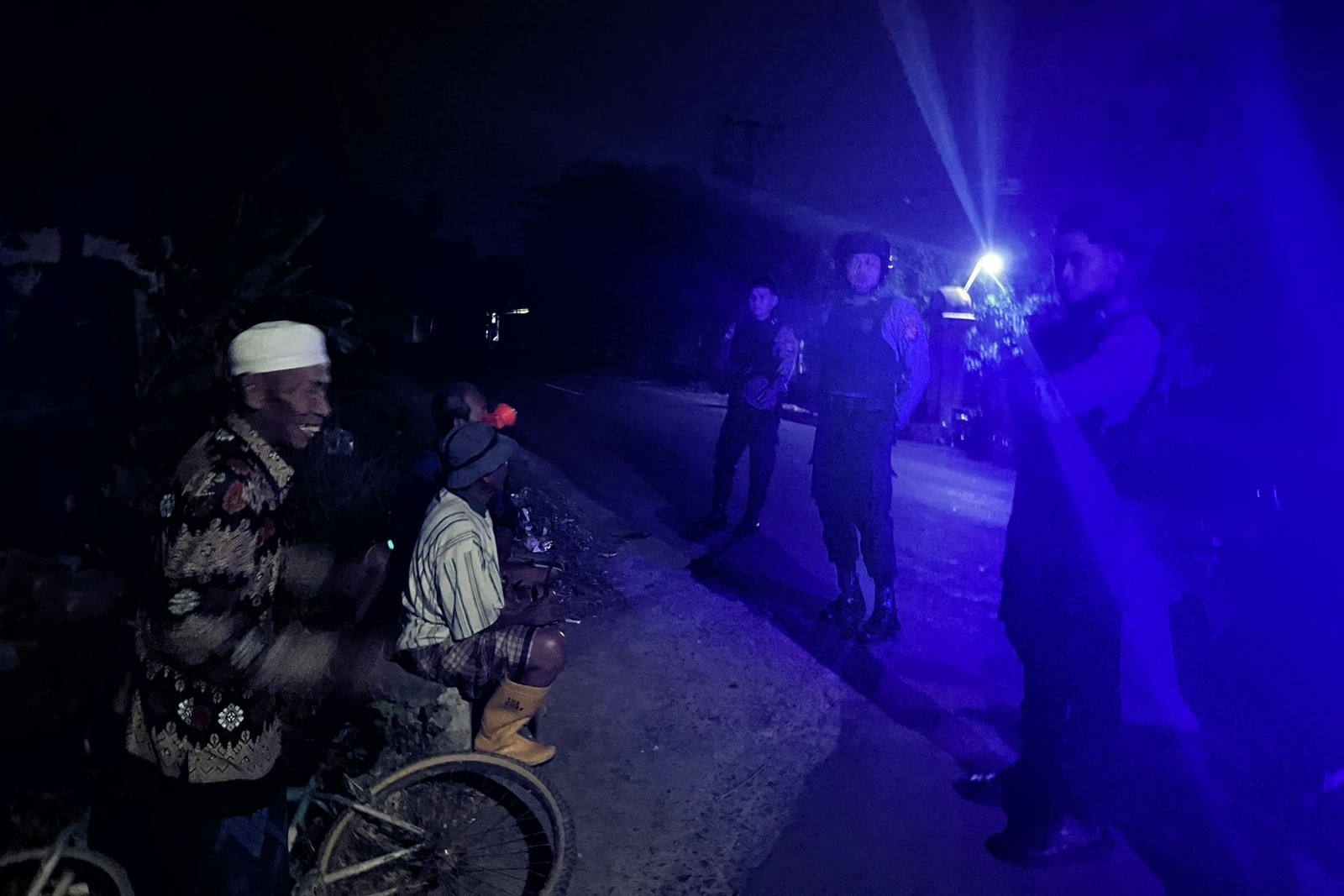 Patroli Malam Intensif Polres Lombok Barat Amankan Kecamatan Kuripan dari 3C dan Balap Liar