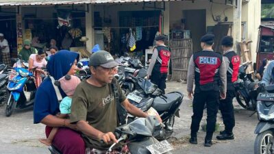 Polres Lombok Barat Gelar Patroli Dialogis di Pasar Banyu Urip Cegah Radikalisme