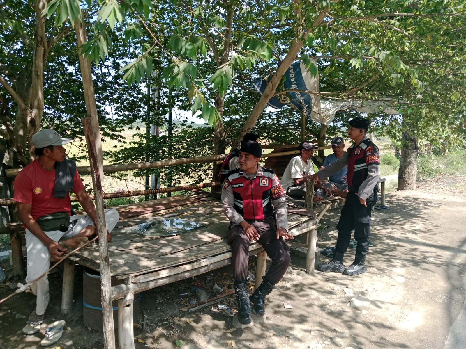 Polres Lombok Barat Dorong Kesadaran Warga Taman Ayu tentang Keamanan dan Layanan 110