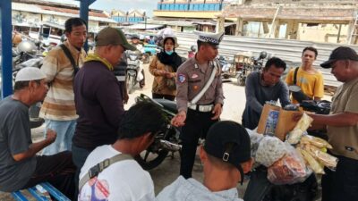 Bangun Kesadaran Berlalu Lintas, Satlantas Lombok Barat Sambangi Ojek Pasar Jereneng