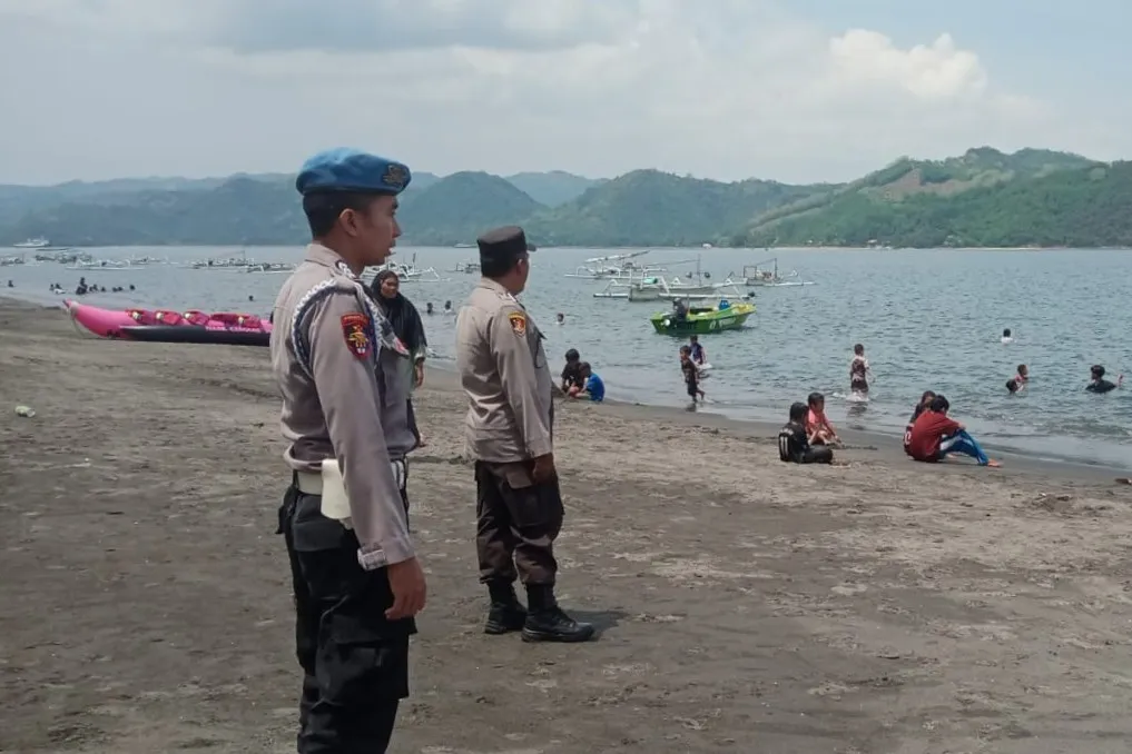 Antisipasi 3C, Polsek Lembar Gencarkan Patroli Wisata Pantai Cemare