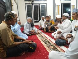 Bhabinkamtibmas Desa Doro Melo Sambangi Jamaah Masjid Al Hijrah, Ajak Warga Jaga Kamtibmas