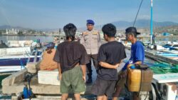 Sat Polairud Polres Bima Kota Laksanakan Patroli dan Beri Himbauan kepada Nelayan Bagang di Pelabuhan Sape