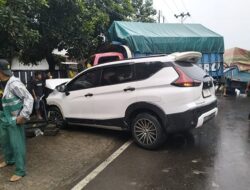 Truk Banting Stir Hindari Dump Truck, Satu Penumpang Expander Tewas di Lopok