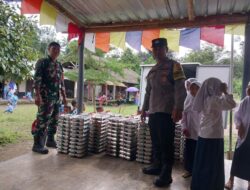 Bhabinkamtibmas Desa Aik Bukaq Polsek BKU Lakukan Pendampingan Pendistribusian MBG.