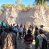 Kapolsek Labuhan Haji Pimpin Pengamanan Aksi Protes Warga Terkait Dugaan Pencemaran Sungai Akibat Tambang Galian C