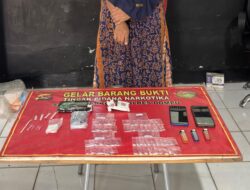 SATRESNARKOBA POLRES DOMPU AMANKAN TERDUGA PELAKU NARKOTIKA DALAM OPERASI BESAR-BESARAN DI KAMPUNG RAWAN NARKOBA