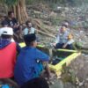 Manfaatkan Momen Gotong Royong, Bhabinkamtibmas Polres Bima Kota Gelar Jumat Curhat Bersama Warga