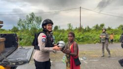 Hangatkan Hati Warga Nduga, Polwan Ops Damai Cartenz-2026 Bangun Kedekatan Melalui Aksi Humanis