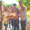 Hari Bhayangkara Ke-80, Polsek Madapangga Bersama Bhayangkari Berbagi Kebahagiaan Bagi Masyarakat Kurang Mampu