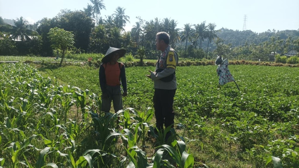 Polres Lombok Barat Edukasi Warga Manfaatkan Pekarangan Rumah