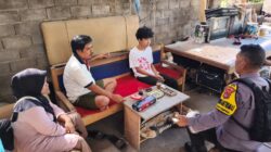 Bhabinkamtibmas Desa Padamara Laksanakan Door to Door System, Edukasi Warga tentang Kamtibmas dan Pelayanan Kepolisian