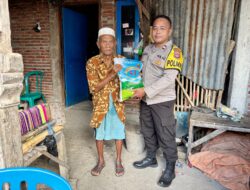 Jumat Berkah, Polmas Kumbe Salurkan Bantuan Beras dan Perkuat Sinergi Kamtibmas