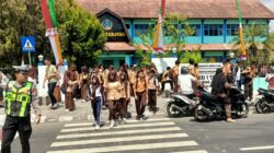 Jaga Keamanan Pelajar Pulang Sekolah, Polsek Tanjung Gelar Pengaturan Rawan Siang di Depan SMPN 1 Tanjung