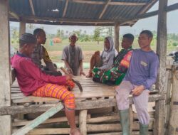 Bhabinkamtibmas Desa Mumbu Sambangi Petani, Imbau Perhatikan Cuaca dan Waktu Tanam