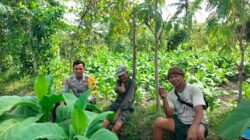 Bhabinkamtibmas Desa Sakra Selatan Jalin Silaturahmi dan Sampaikan Himbauan Harkamtibmas kepada Warga
