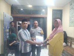 Problem Solving, Bhabinkamtibmas Polsek Rasanae Barat Selesaikan Perselisihan Warga Secara Kekeluargaan