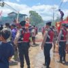 Patroli di Tepas, Sat Samapta Polres Sumbawa Barat Sigap Bantu Evakuasi dan Padamkan Kebakaran Rumah Warga
