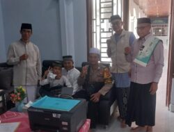 Kencitaan Masyarakat Terhadap Poliri, Pengurus Masjid Al-Amin Desa Rato Naik Mimbarkan Brigpol Angga Kusuma Jadi Khatib Sholat Jum,at