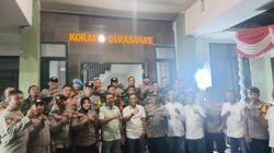 Pererat Sinergitas, Polsek Jajaran Polres Bima Kota Beri Kejutan HUT TNI ke-81