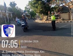 Sat Lantas Polres Dompu Gelar Strong Point Pagi, Pastikan Arus Lalu Lintas Lancar dan Aman