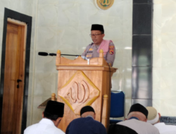 Sampaikan Pesan Kamtibmas dari Mimbar Jumat, Kapolsek Labuhan Badas Ajak Jamaah Masjid Ar-Rahma Olat Rarang Perkuat Ketakwaan dan Kerukunan