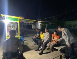 Sat Binmas Polres Dompu Sambangi Warga dan Cek Satkamling, Ajak Masyarakat Cegah Kenakalan Remaja