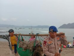 Sat Polairud Polres Dompu Hadir di Tengah Masyarakat Pesisir, Bantu Nelayan dan Edukasi Bahaya Formalin pada Ikan