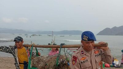 Sat Polairud Polres Dompu Hadir di Tengah Masyarakat Pesisir, Bantu Nelayan dan Edukasi Bahaya Formalin pada Ikan