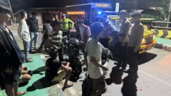 CEGAH GANGGUAN KAMTIBMAS, POLRES DOMPU GELAR PATROLI MALAM DAN AMANKAN REMAJA YANG NONGKRONG HINGGA LARUT MALAM