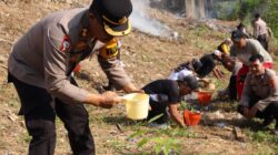 Sukseskan Program Kapolri, Wakapolres Sumbawa Barat Pimpin Aksi Green Policing di Sungai Menala