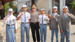 Upacara Berbeda di SMAN 4 Praya, Kapolresta Loteng Beri Semangat dan Edukasi Pelajar