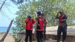 Pantai Poto Batu Jadi Tujuan Liburan, Sat Samapta Polres Sumbawa Barat Pastikan Wisatawan Aman